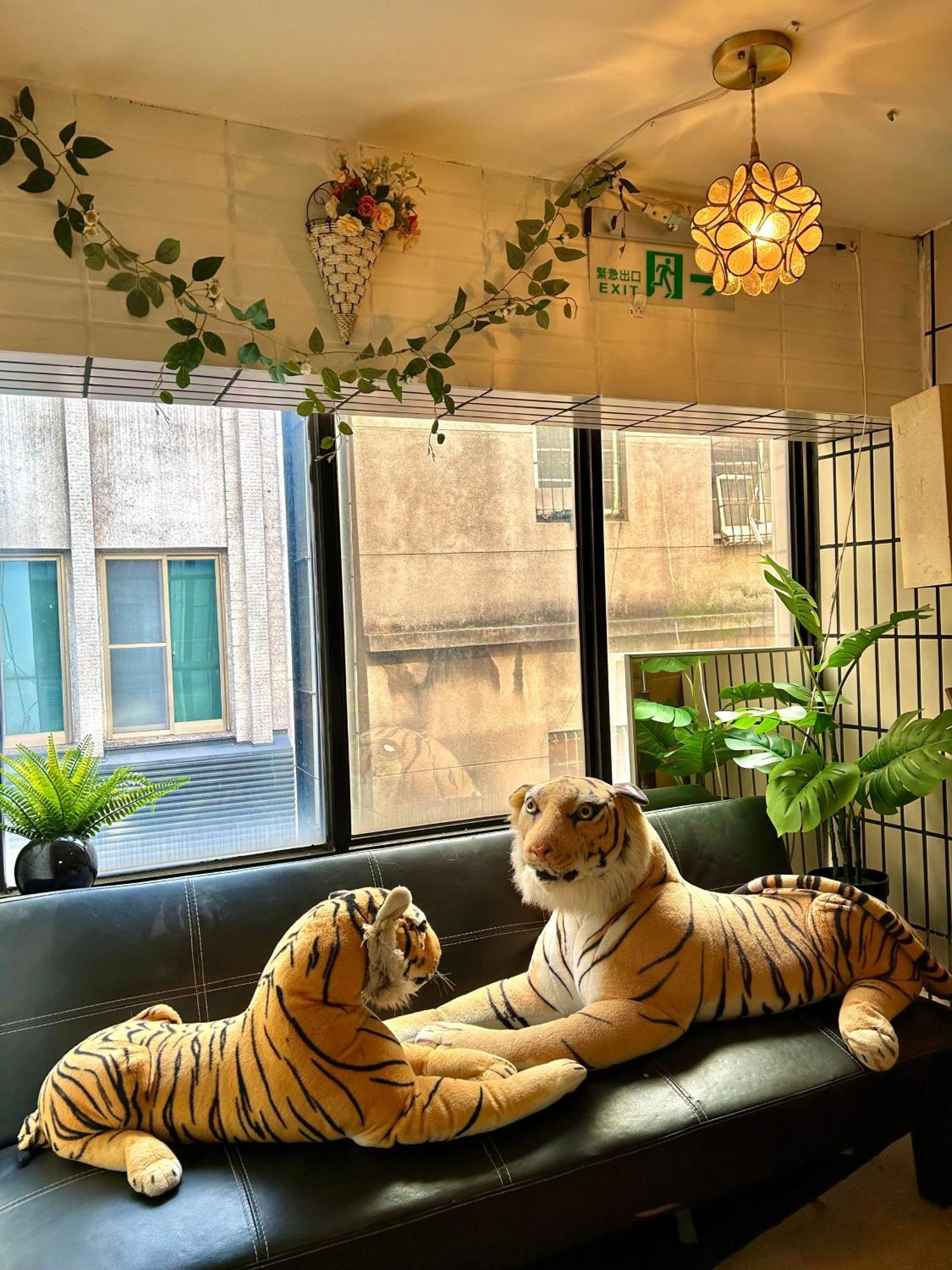 Taipei Triple Tiger Inn Esterno foto